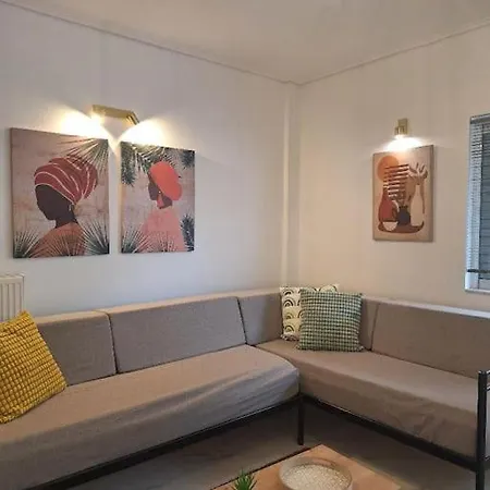 Carlito's 2 Next To Metro Station Apartment