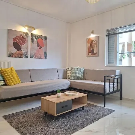 Carlito's 2 Next To Metro Station Αθήνα